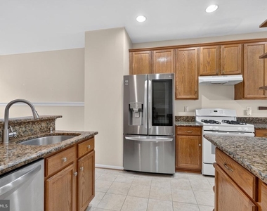 5950 Ians Way - Photo Thumbnail 13