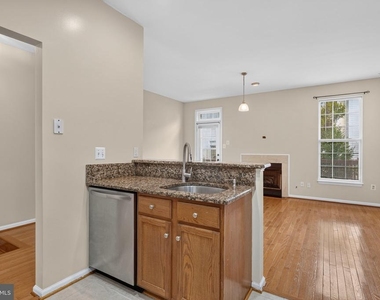 5950 Ians Way - Photo Thumbnail 16