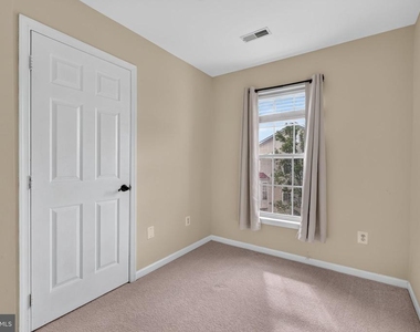 5950 Ians Way - Photo Thumbnail 24