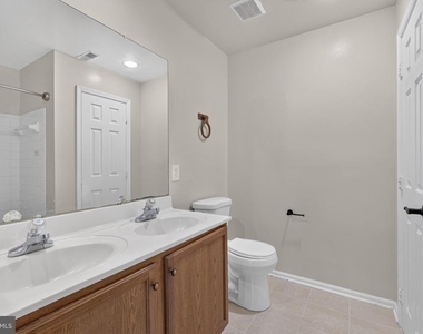 5950 Ians Way - Photo Thumbnail 23