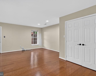 5950 Ians Way - Photo Thumbnail 4