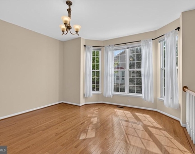 5950 Ians Way - Photo Thumbnail 18