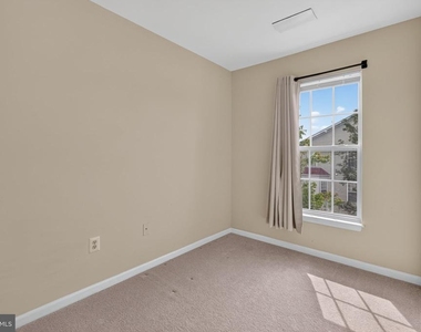 5950 Ians Way - Photo Thumbnail 25