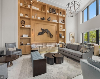 6718 Lowell Avenue - Photo Thumbnail 2