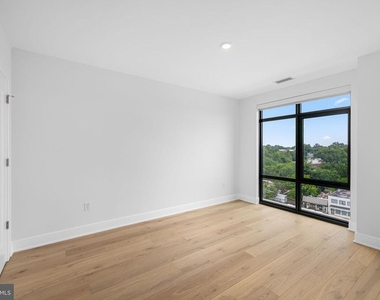 6718 Lowell Avenue - Photo Thumbnail 23