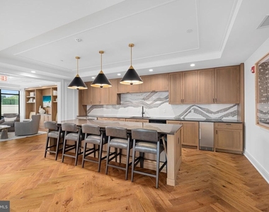 6718 Lowell Avenue - Photo Thumbnail 36