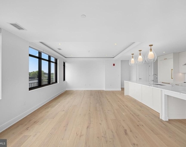 6718 Lowell Avenue - Photo Thumbnail 20