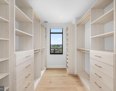 6718 Lowell Avenue - Photo Thumbnail 30