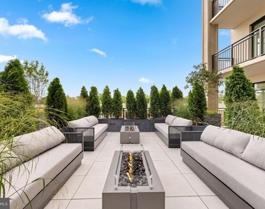 6718 Lowell Avenue - Photo Thumbnail 40