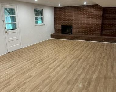6426 Noble Drive - Photo Thumbnail 15