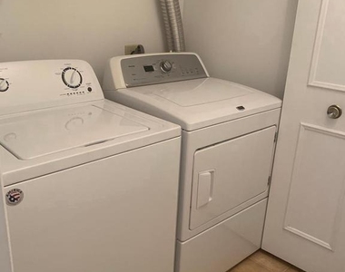 2211 Goldentree Way - Photo Thumbnail 19