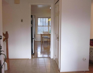 2211 Goldentree Way - Photo Thumbnail 2