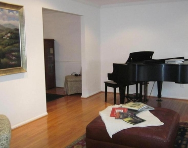 2211 Goldentree Way - Photo Thumbnail 5