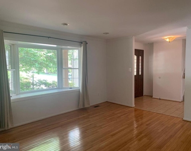 2211 Goldentree Way - Photo Thumbnail 3