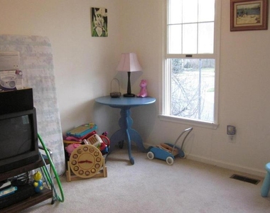 2211 Goldentree Way - Photo Thumbnail 18