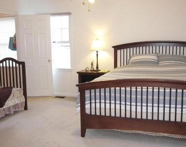 2211 Goldentree Way - Photo Thumbnail 12