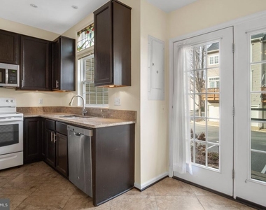 4384 Sutler Hill Square - Photo Thumbnail 15