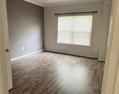 6541 Grange Lane - Photo Thumbnail 6