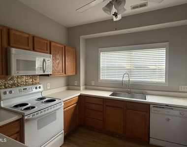 4626 Centrebrook Circle - Photo Thumbnail 4