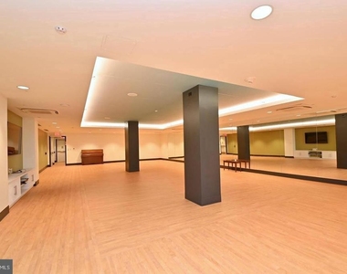 5901 Mount Eagle Drive - Photo Thumbnail 35