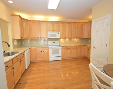 114 Prestonian Place - Photo Thumbnail 10
