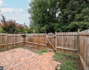 5465 Cheshire Meadows Way - Photo Thumbnail 32
