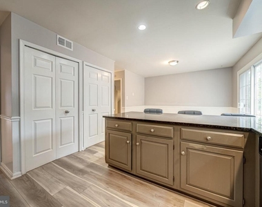 5465 Cheshire Meadows Way - Photo Thumbnail 13