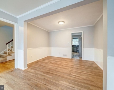 5465 Cheshire Meadows Way - Photo Thumbnail 6