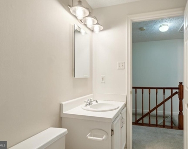 8483 Aurora Court - Photo Thumbnail 15