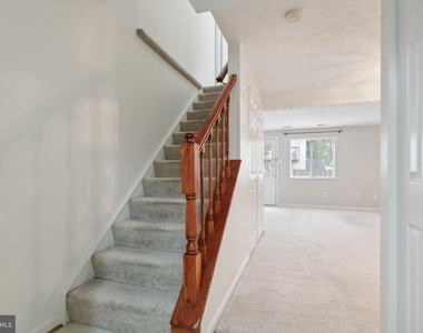8483 Aurora Court - Photo Thumbnail 3