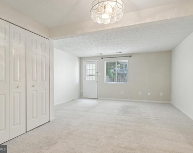 8483 Aurora Court - Photo Thumbnail 10
