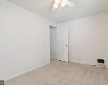 8483 Aurora Court - Photo Thumbnail 21
