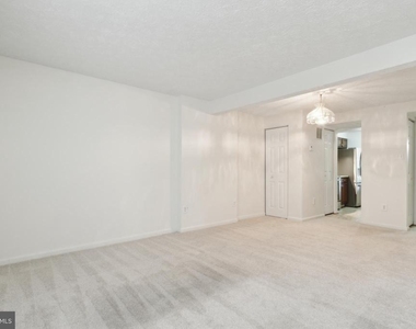 8483 Aurora Court - Photo Thumbnail 12