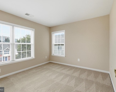 4677 Red Admiral Way - Photo Thumbnail 17