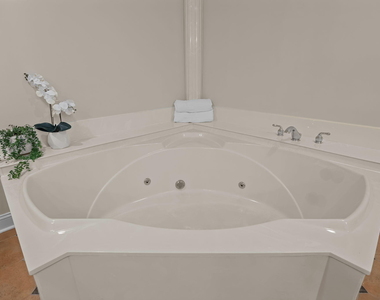 6423 New Market Way - Photo Thumbnail 25