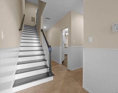 6423 New Market Way - Photo Thumbnail 3