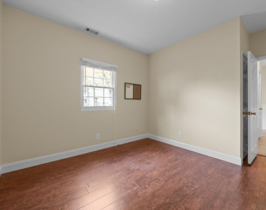 6423 New Market Way - Photo Thumbnail 7