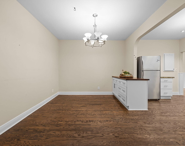 6423 New Market Way - Photo Thumbnail 12