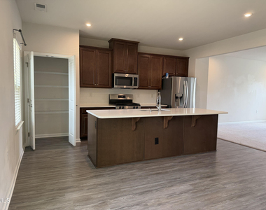946 Channing Park Circle - Photo Thumbnail 5