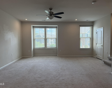 946 Channing Park Circle - Photo Thumbnail 14
