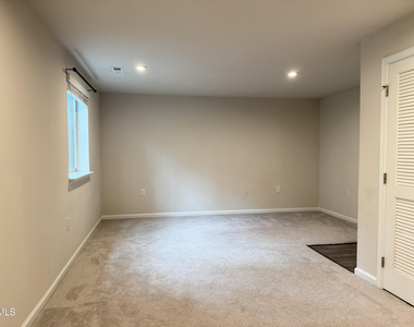 946 Channing Park Circle - Photo Thumbnail 32