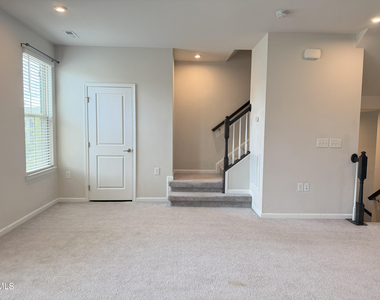 946 Channing Park Circle - Photo Thumbnail 11