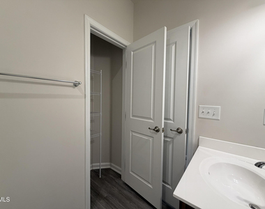 946 Channing Park Circle - Photo Thumbnail 31