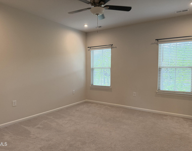 946 Channing Park Circle - Photo Thumbnail 15