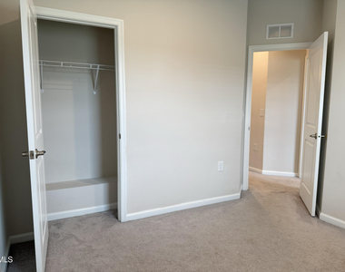 946 Channing Park Circle - Photo Thumbnail 25