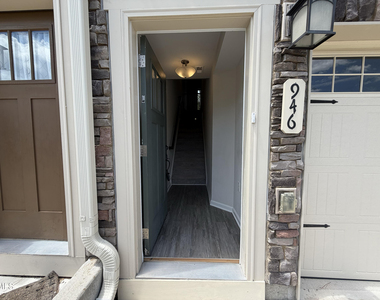 946 Channing Park Circle - Photo Thumbnail 2