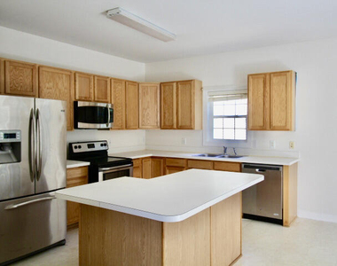 513 E Maple Avenue - Photo Thumbnail 7
