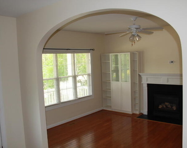 513 E Maple Avenue - Photo Thumbnail 5