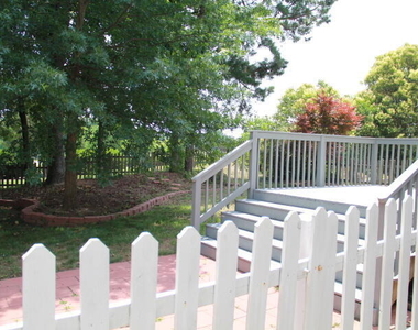 513 E Maple Avenue - Photo Thumbnail 1