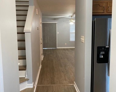 105 Climbing Ivy Court - Photo Thumbnail 1